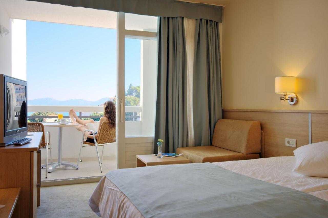 Hotel Quercus Drvenik  Exterior photo